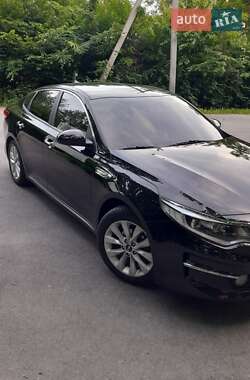 Седан Kia K5 2016 в 