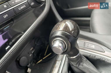 Седан Kia K5 2015 в 
