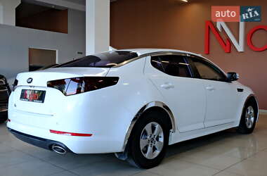 Седан Kia K5 2013 в 