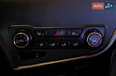 Седан Kia K5 2013 в 