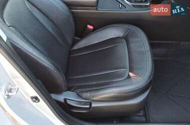 Седан Kia K5 2012 в 