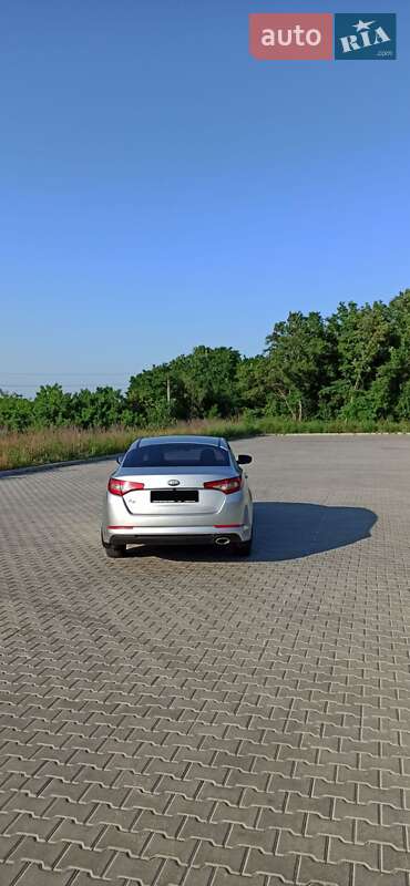 Седан Kia K5 2012 в Полтаве