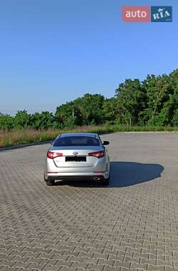Седан Kia K5 2012 в 