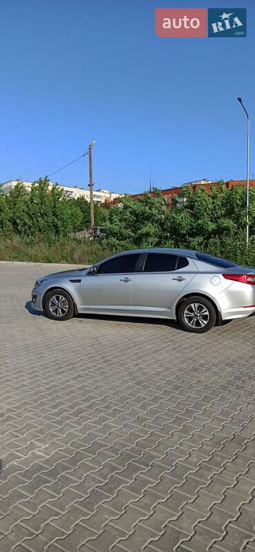Седан Kia K5 2012 в Полтаве