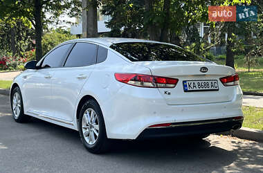 Седан Kia K5 2017 в 