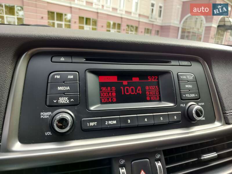 Седан Kia K5 2016 в Одессе