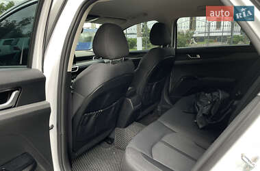 Седан Kia K5 2021 в 
