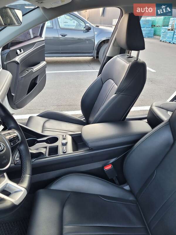 Седан Kia K5 2020 в Киеве