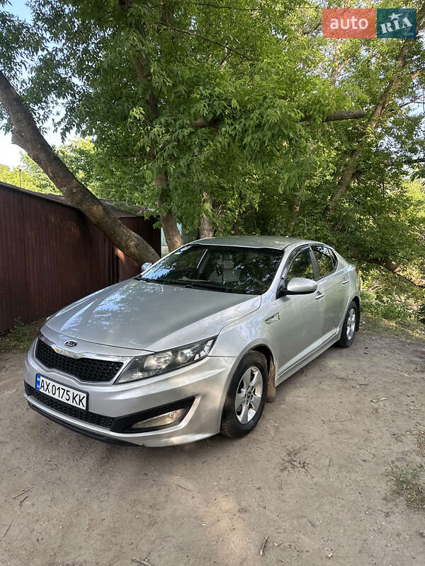 Kia K5 2011