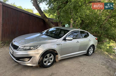 Седан Kia K5 2011 в 