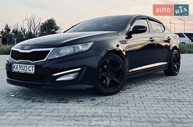 Седан Kia K5 2010 в Киеве