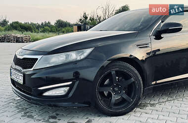 Седан Kia K5 2010 в 