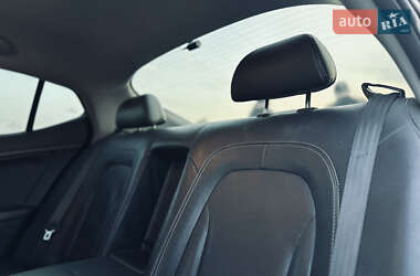 Седан Kia K5 2010 в 