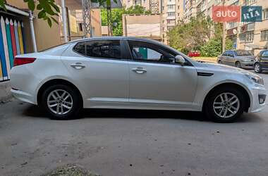 Седан Kia K5 2011 в 