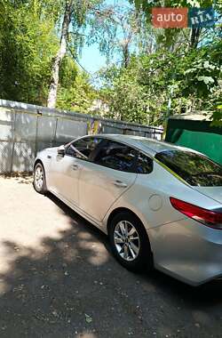 Седан Kia K5 2015 в Одесі