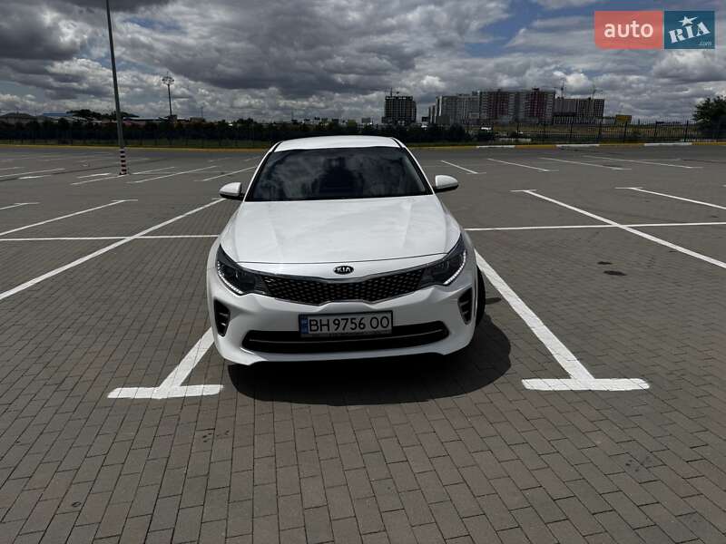 Седан Kia K5 2015 в Одесі
