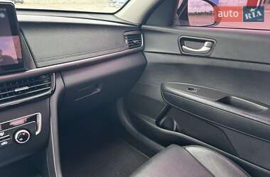 Седан Kia K5 2015 в 