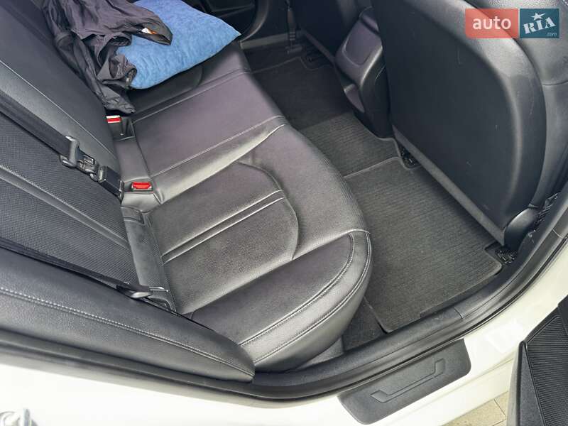 Седан Kia K5 2015 в Одесі