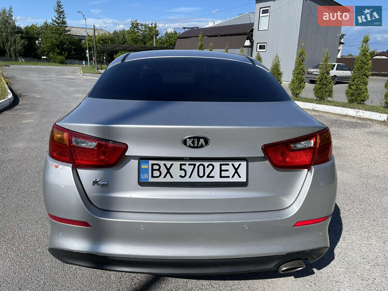 Седан Kia K5 2014 в Гусятине