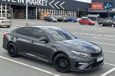 Седан Kia K5 2019 в 