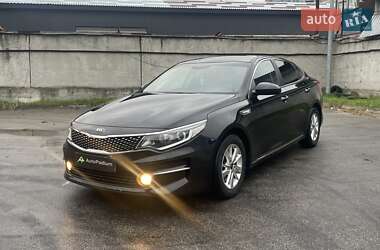 Седан Kia K5 2016 в 