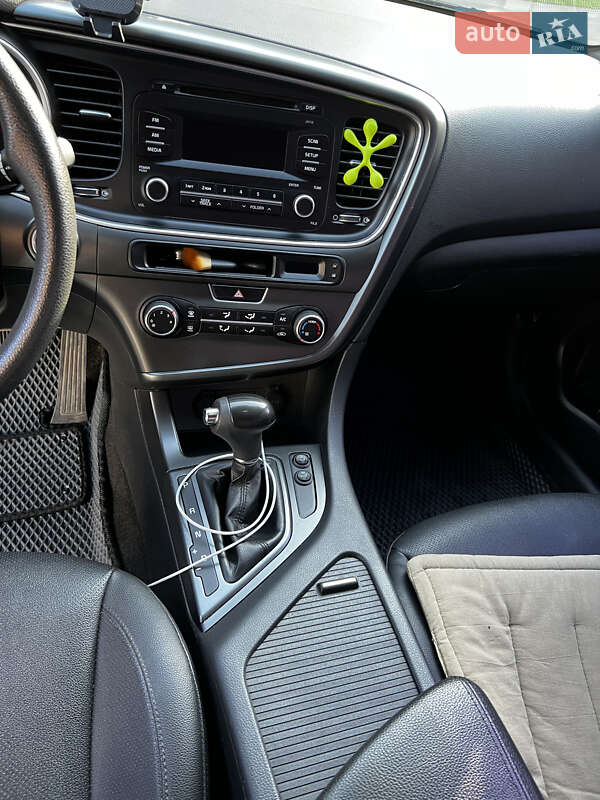 Седан Kia K5 2014 в Днепре