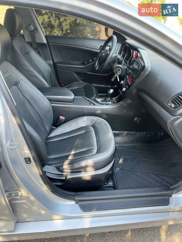 Седан Kia K5 2012 в Харькове