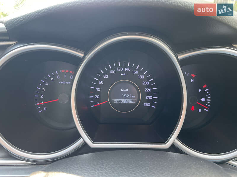 Седан Kia K5 2015 в Києві