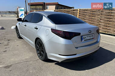 Седан Kia K5 2012 в 