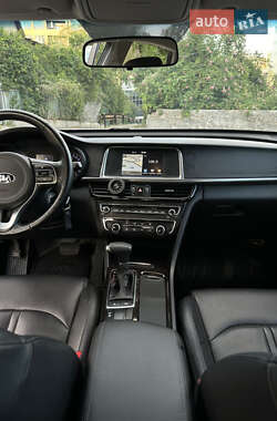 Седан Kia K5 2015 в 