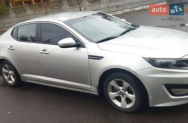 Седан Kia K5 2012 в 