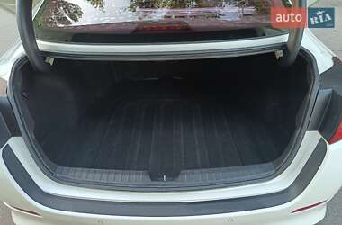 Седан Kia K5 2014 в 