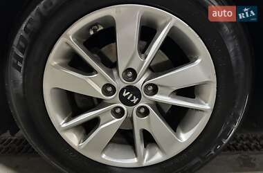 Седан Kia K5 2015 в 