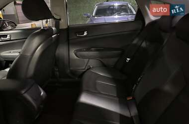 Седан Kia K5 2015 в 