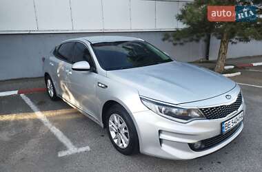 Седан Kia K5 2016 в 