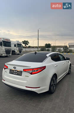 Седан Kia K5 2012 в 