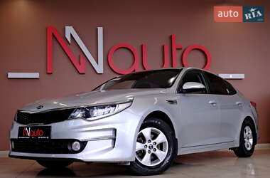 Седан Kia K5 2016 в 