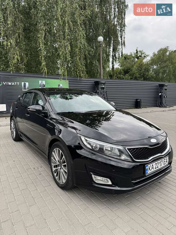Седан Kia K5 2013 в 