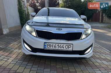 Седан Kia K5 2012 в 