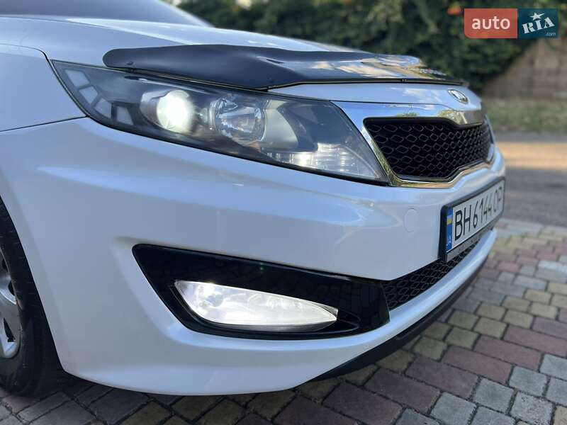 Седан Kia K5 2012 в Одессе