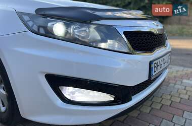 Седан Kia K5 2012 в 