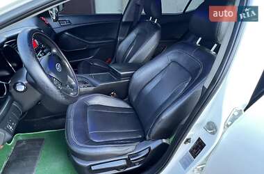 Седан Kia K5 2012 в 
