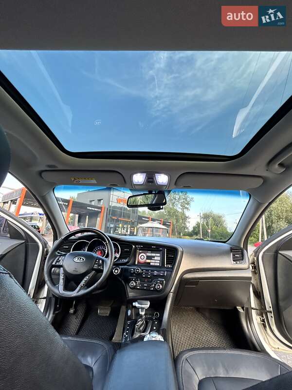 Седан Kia K5 2011 в Полтаві