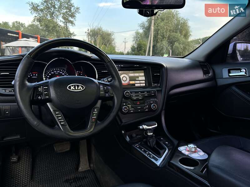 Седан Kia K5 2011 в Полтаві