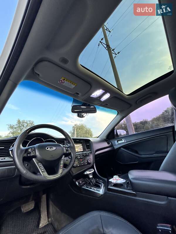 Седан Kia K5 2011 в Полтаві