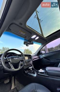 Седан Kia K5 2011 в 