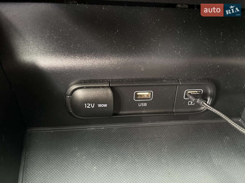 Седан Kia K5 2021 в Житомирі