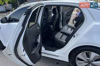 Седан Kia K5 2015 в 