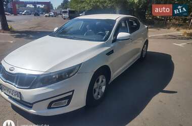 Седан Kia K5 2015 в Одессе
