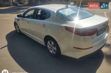 Седан Kia K5 2015 в 